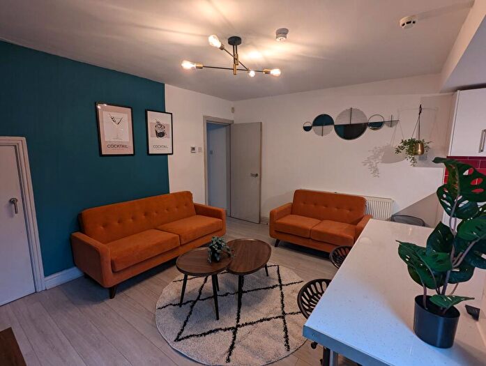 6 Bedroom House To Rent In Teignmouth Road, Selly Oak, West Midlands, B29