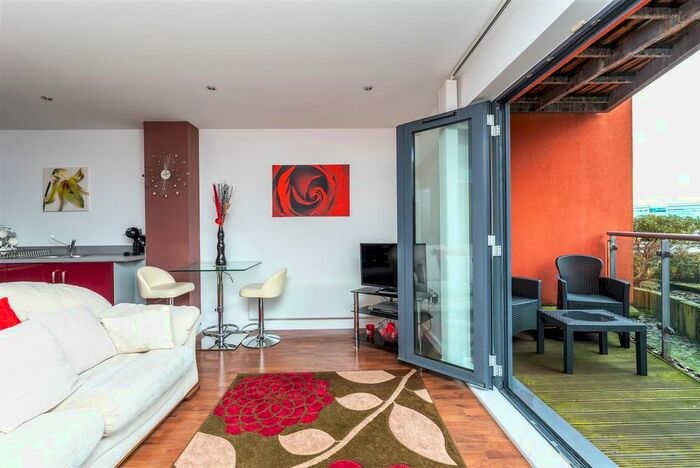 1 Bedroom Property To Rent In Kings Road, Swansea, SA1