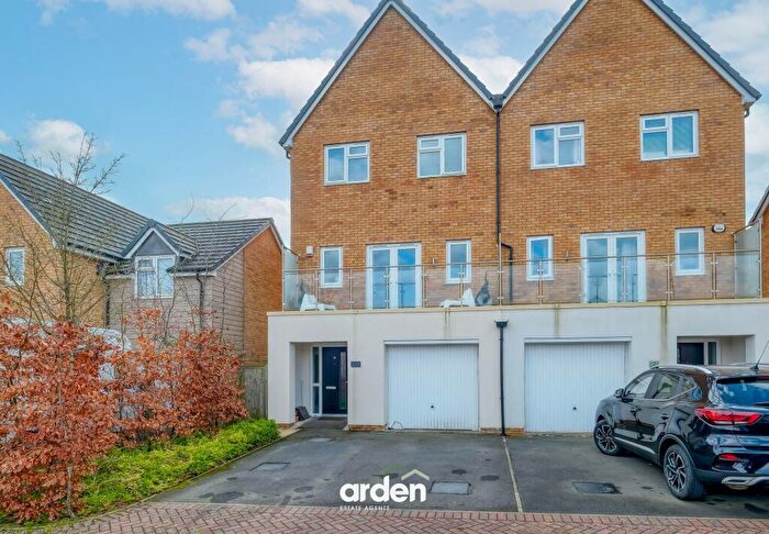 4 Bedroom Semi Detached House For Sale In Skylark Street, Cofton Hackett, B45