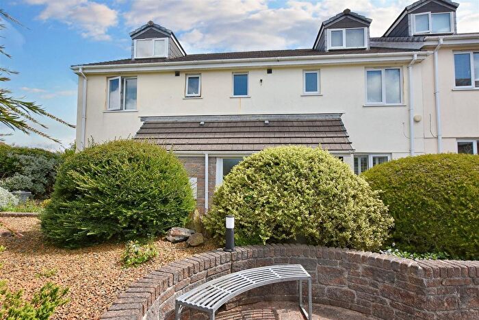 2 Bedroom Flat To Rent In Church Walk, Redruth, TR15