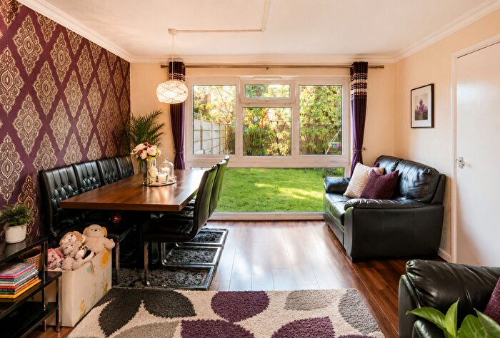 2 Bedroom Flat For Sale In Newland Street, North Woolwich, E16