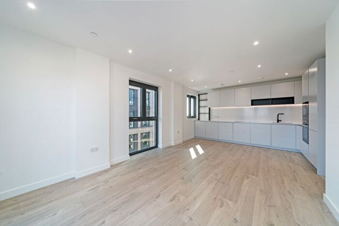 2 Bedroom Flat To Rent In Anax Street, London, N4