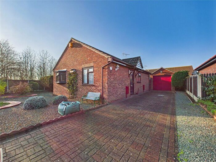 2 Bedroom Bungalow For Sale In Saxmundham Way, Clacton-on-Sea, Essex, CO16