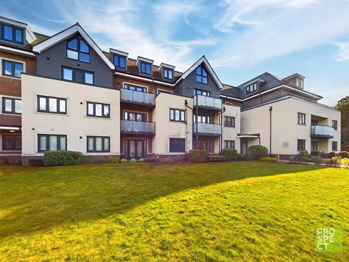 2 Bedroom Flat To Rent In Institute Road, Taplow, Maidenhead, Berkshire, SL6