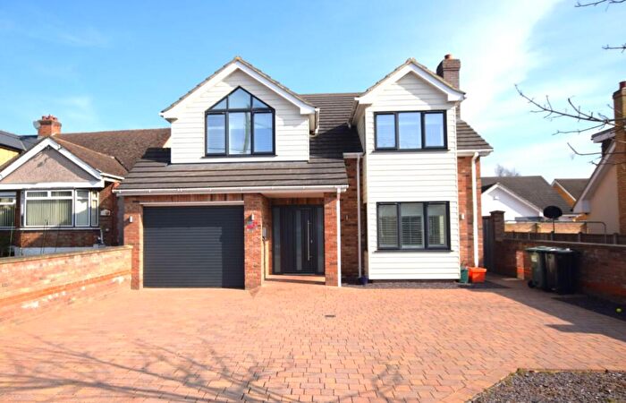 4 Bedroom Detached House To Rent In Noak Hill Road, Billericay, CM12