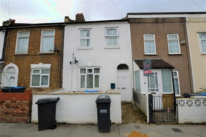 Studio To Rent In Denmark Road, London, SE25