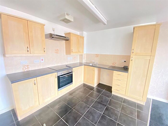 2 Bedroom Flat To Rent In Bell Street, Tipton, DY4