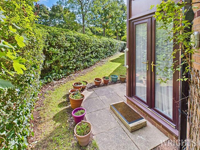 2 Bedroom Property For Sale In Roseacre Gardens, Welwyn Garden City, AL7