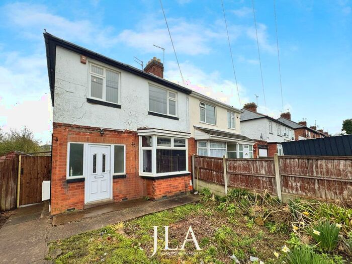 3 Bedroom Semi-Detached House To Rent In Houlditch Road, Leicester, LE2
