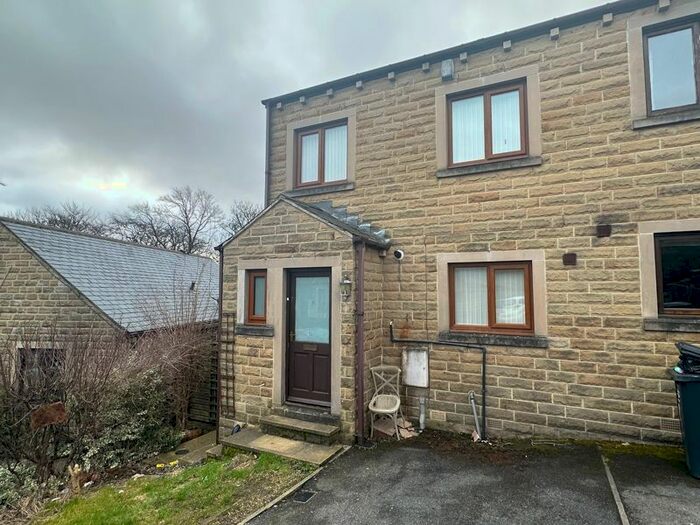 3 Bedroom Semi-Detached House To Rent In Bradley View, Holywell Green, Halifax, HX4