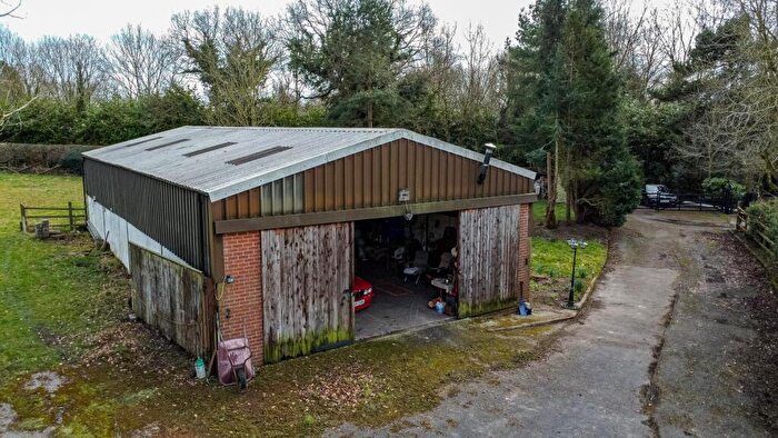 4 Bedroom Barn Conversion For Sale In Moss End, Smallwood, CW11