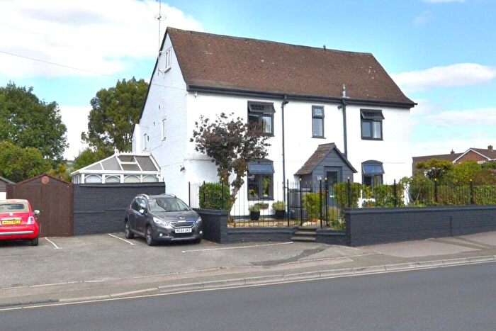 6 Bedroom Detached House For Sale In Hucclecote Road, Gloucester, GL3