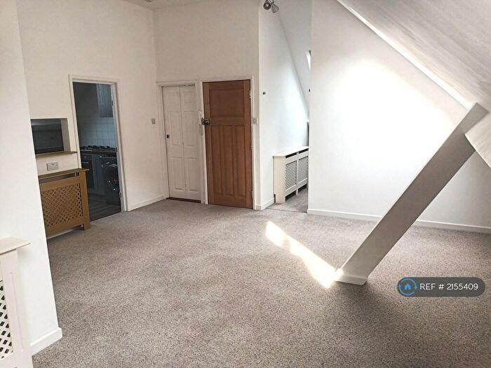 1 Bedroom Flat To Rent In Iddesleigh Road, Bournemouth, BH3