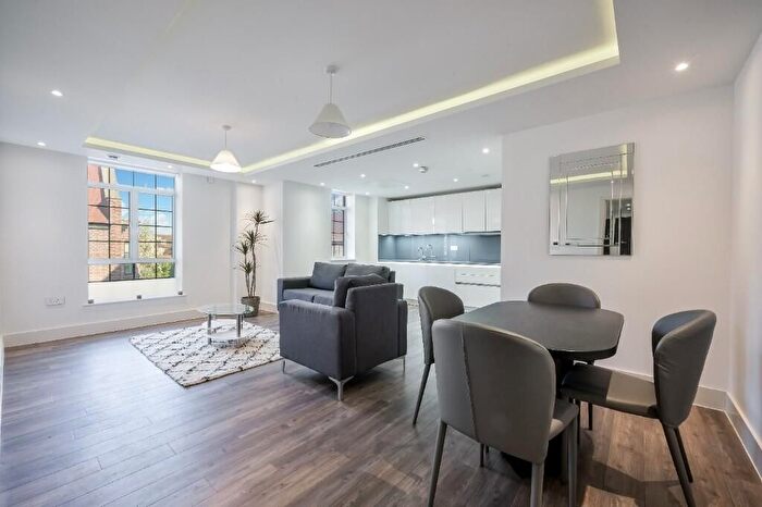 2 Bedroom Flat To Rent In Hampstead Reach, Chandos Way, London, NW11