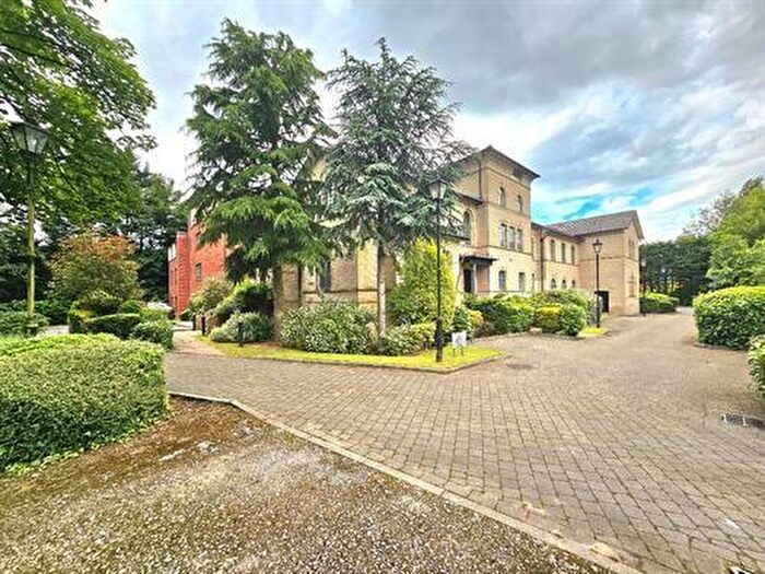 2 Bedroom Maisonette To Rent In Upper Park Road, Rusholme, Manchester, M14