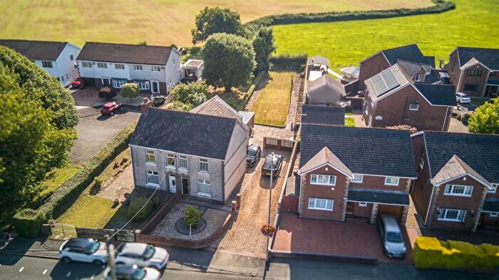 3 Bedroom Semi-Detached House For Sale In Swansea Road, Pontlliw, Swansea, SA4