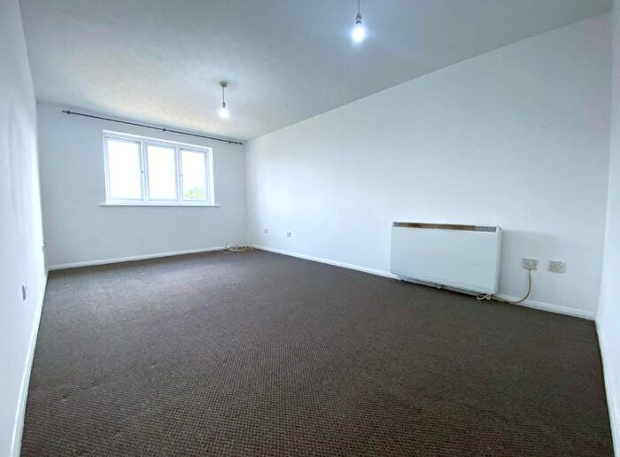 1 Bedroom Flat To Rent In Express Drive, Ilford, London, IG3