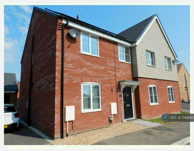 3 Bedroom Semi-Detached House To Rent In Balmoral Way, Holbeach, PE12