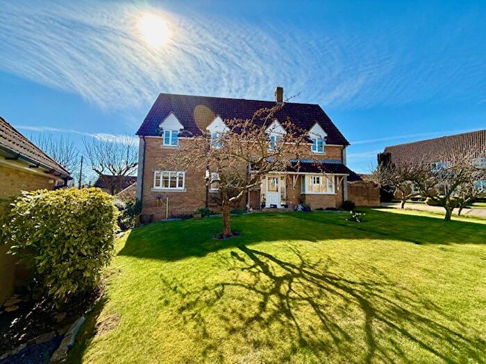 4 Bedroom Detached House For Sale In Large Family Home In Highly Desirable Village, NG33