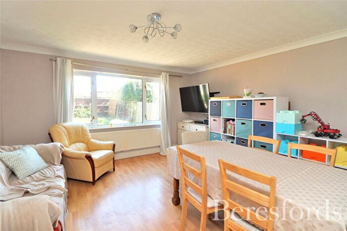 3 Bedroom Terraced House For Sale In Churchill Rise, Chelmsford, CM1
