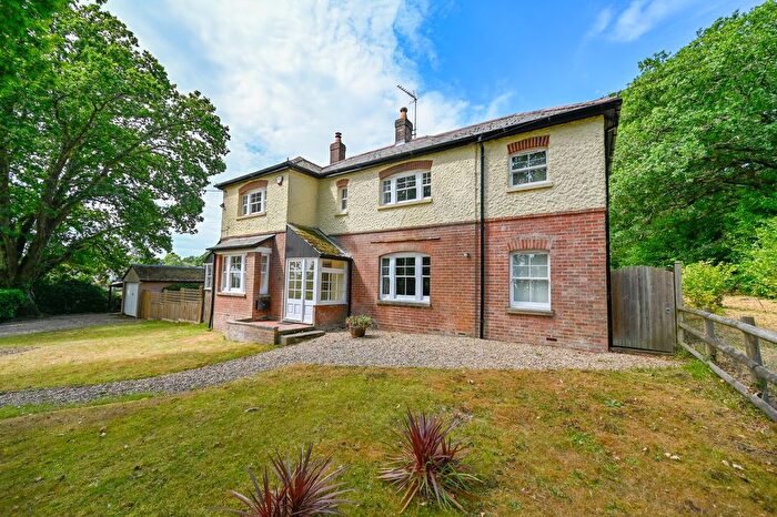 4 Bedroom Detached House For Sale In Leigh Lane, Wimborne, BH21