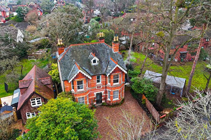 8 Bedroom Detached House For Sale In Gringer Hill, Maidenhead, Berkshire, SL6