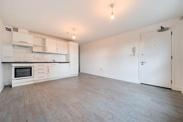 1 Bedroom Flat To Rent In Penge Road, London, SE25