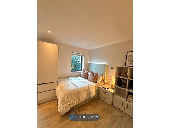 Studio To Rent In Park Place, Bristol, BS8
