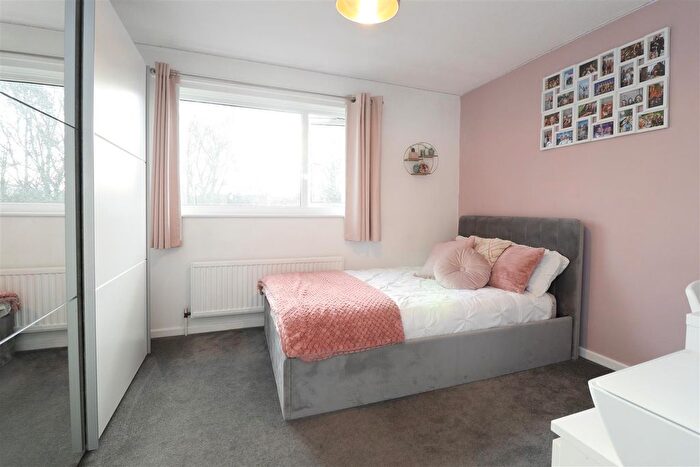 3 Bedroom End Of Terrace House For Sale In Holly Close, Full Sutton, York, YO41