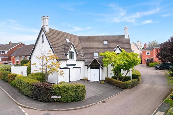 6 Bedroom Detached House For Sale In Glebe Rise, Austrey, CV9