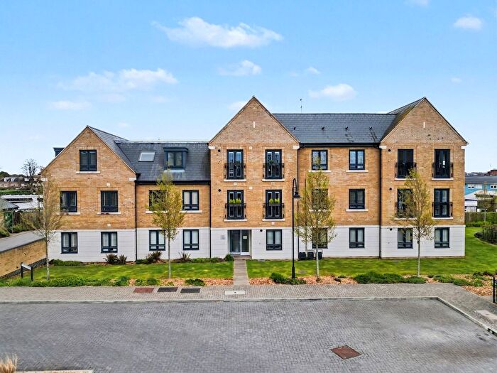 1 Bedroom Flat For Sale In Orchard Farm Avenue, Orchard Farm Avenue, KT8