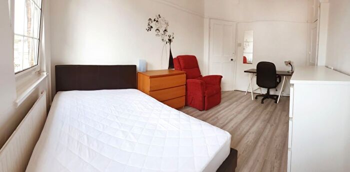 1 Bedroom Flat To Rent In Whitman House, Cornwall Avenue, London, E2