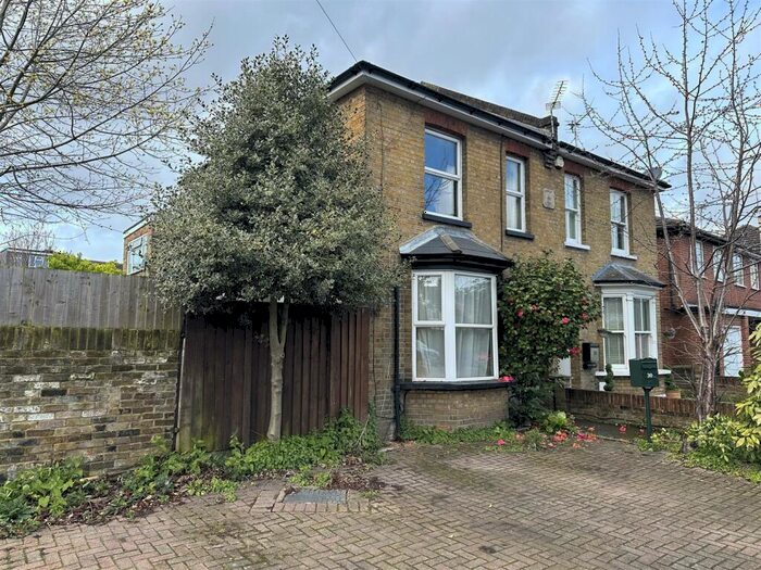 3 Bedroom Semi-Detached House To Rent In Cottimore Lane, Walton-On-Thames, KT12