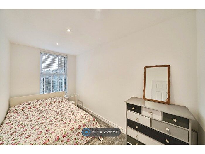 2 Bedroom Terraced House To Rent In Lower Richmond Road, Putney, SW15