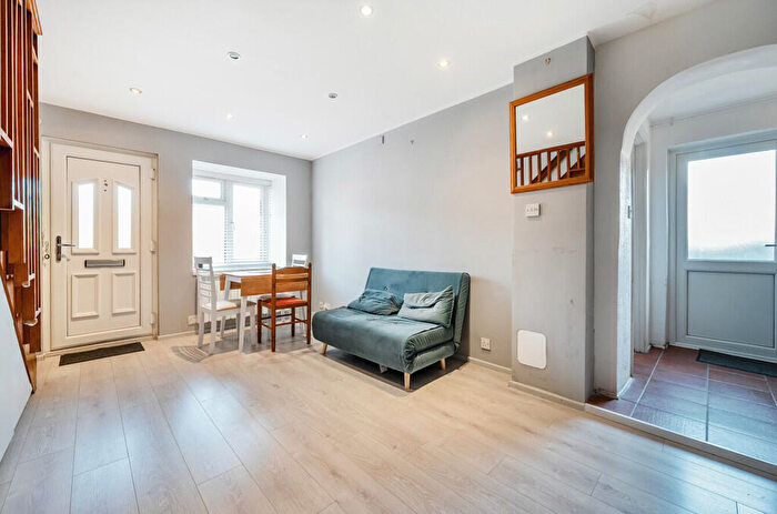 2 Bedroom Semi-Detached House For Sale In Coe Avenue, London, SE25