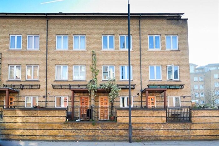 5 Bedroom Terraced House For Sale In Saint Davids Square, London, E14