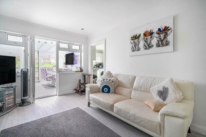 2 Bedroom Semi-Detached House For Sale In Glenhurst Rise, Crystal Palace, SE19