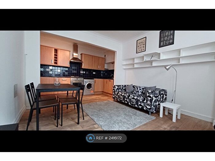 1 Bedroom Flat To Rent In Sinclair Gardens, London, W14