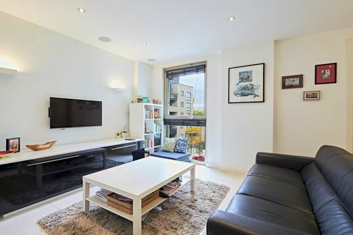 3 Bedroom Flat To Rent In Haven Way, London, SE1