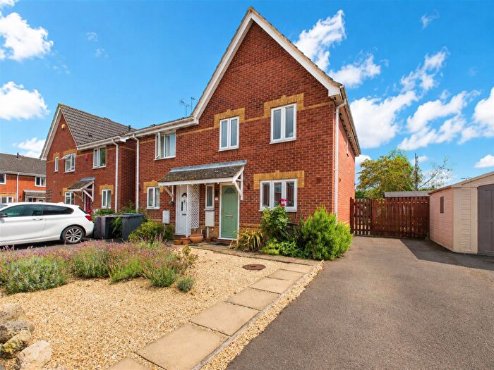 3 Bedroom Semi-Detached House For Sale In St. Pancras Way, Derby, DE1