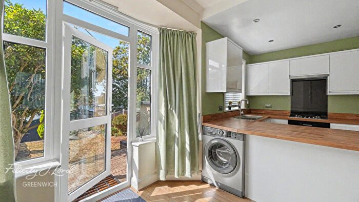 2 Bedroom End Of Terrace House To Rent In Ankerdine Crescent, London, SE18