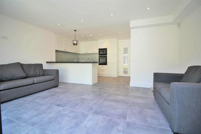 4 Bedroom Terraced House To Rent In Cragg Avenue, Radlett, Hertfordshire, WD7