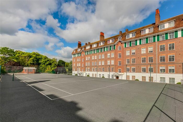 3 Bedroom Flat To Rent In Richmond Hill Court, Richmond, Surrey, TW10