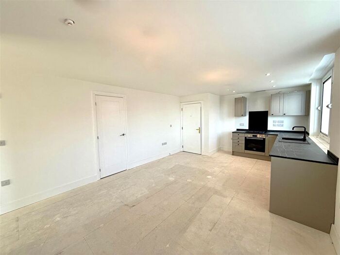 2 Bedroom Flat To Rent In St. Leonards Road, Eastbourne, BN21