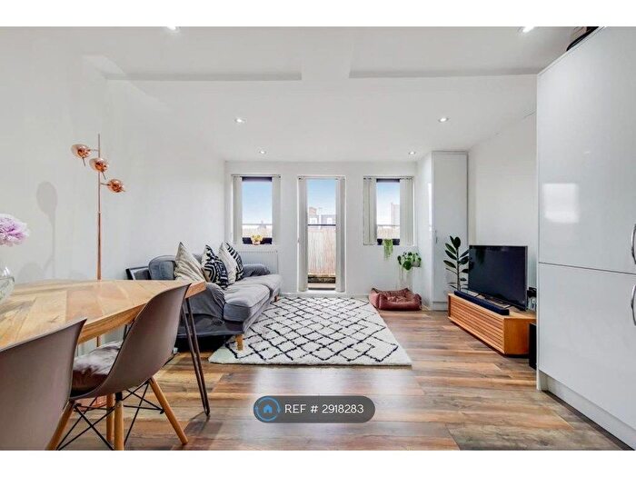 3 Bedroom Flat To Rent In Narford Rd, London, E5