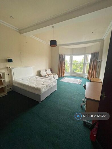 2 Bedroom Flat To Rent In Alfred Terrace, Glasgow, G12