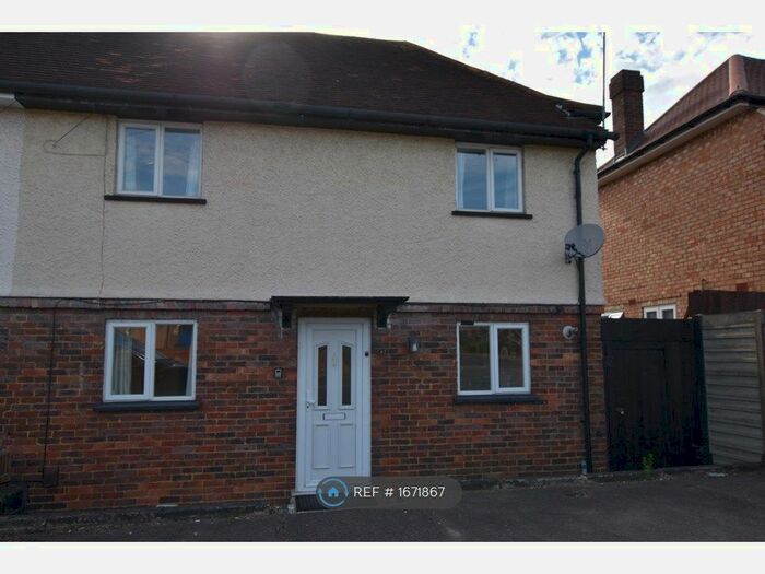 3 Bedroom Semi-Detached House To Rent In Northway, Guildford, GU2
