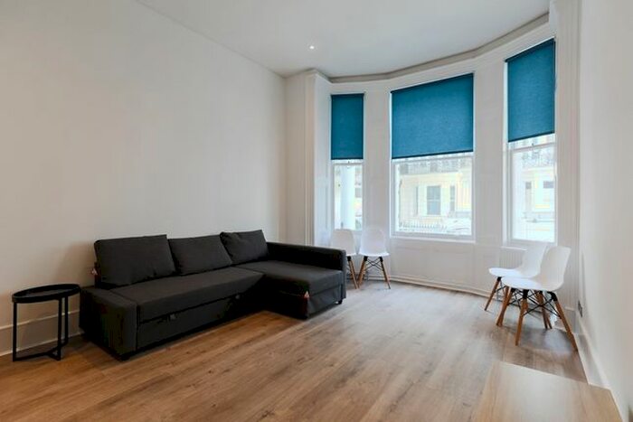 2 Bedroom Flat To Rent In Trebovir Road, London, SW5
