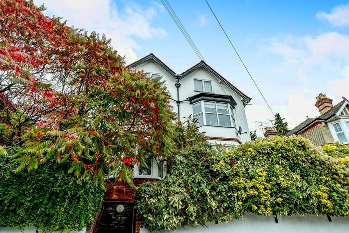 1 Bedroom Flat To Rent In London Road, High Wycombe, HP11