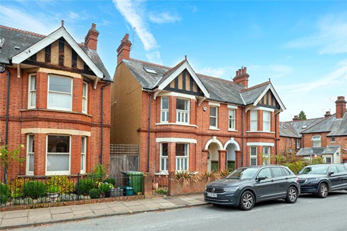 5 Bedroom Semi-Detached House For Sale In Blandford Road, St. Albans, Hertfordshire, AL1